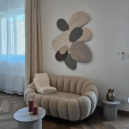 Elegance, Hauts Plafonds & Charme *