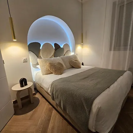 Elegance, Hauts Plafonds & Charme Tours